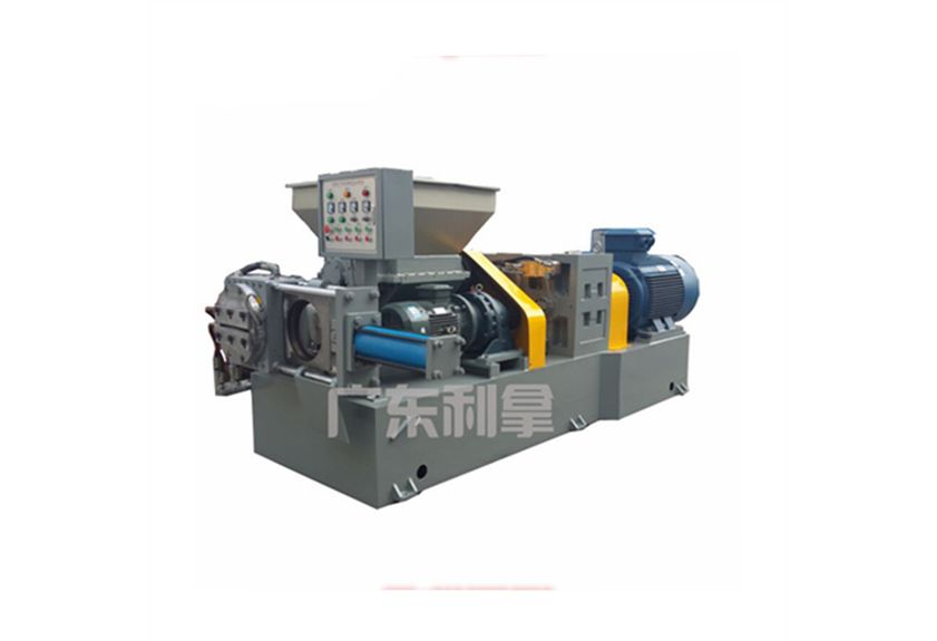 探索廣東利拿實(shí)業(yè)的橡膠出片擠出機(jī)